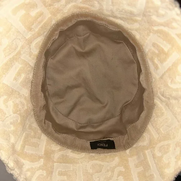 FENDI Terrycloth Karligraphy Bucket hat display picture 2